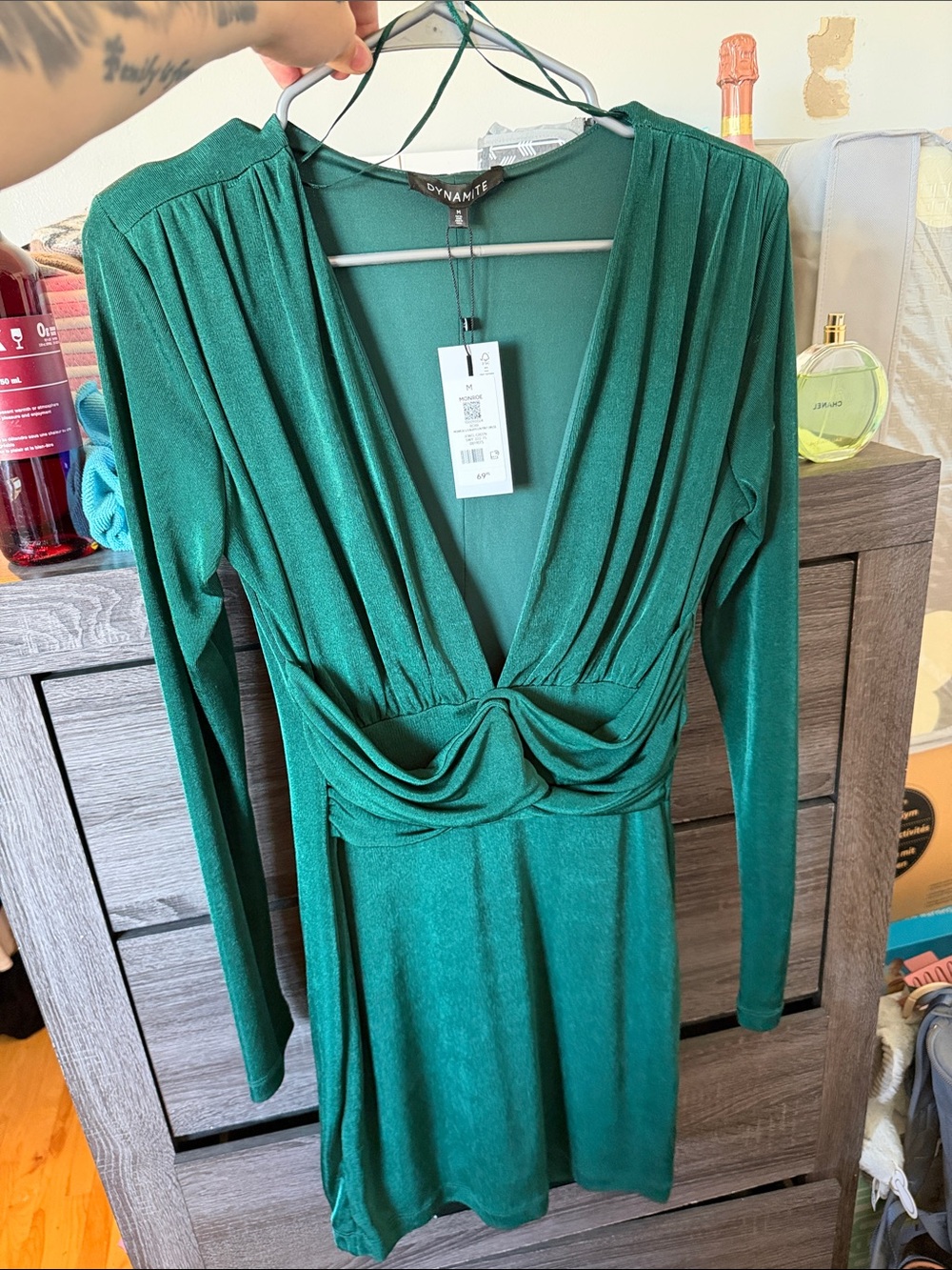 Dynamite Emerald Twist-Waist Long Sleeve V-Neck Dress